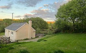Tranquil 1 Bedroom Cottage 15 Mins Drive To Sea